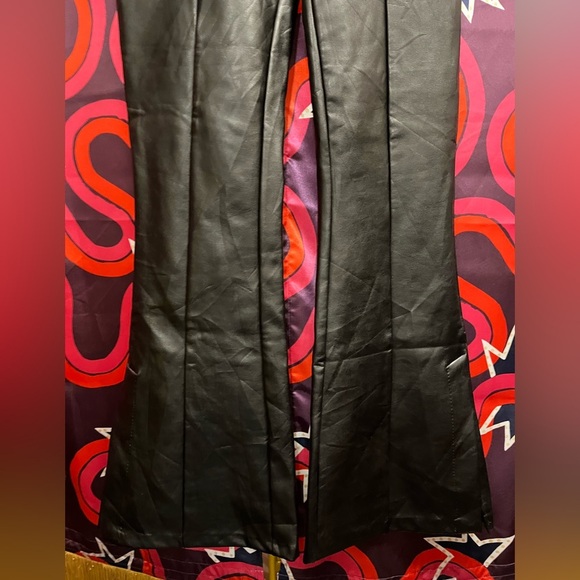NWT Abercrombie & Fitch Vegan Leather Split Hem Flare High Rise Pants Short new - Picture 6 of 14